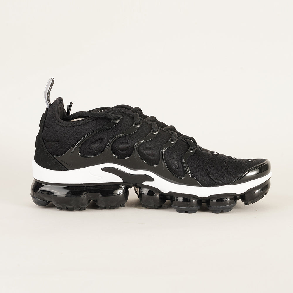 
                  
                    NIKE AIR VAPORMAX PLUS
                  
                