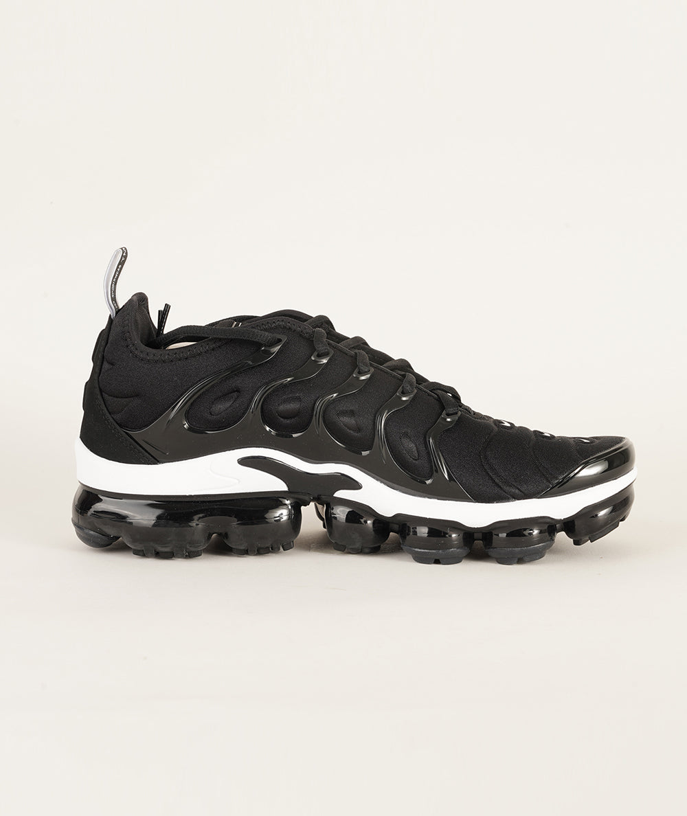 
                  
                    NIKE AIR VAPORMAX PLUS
                  
                
