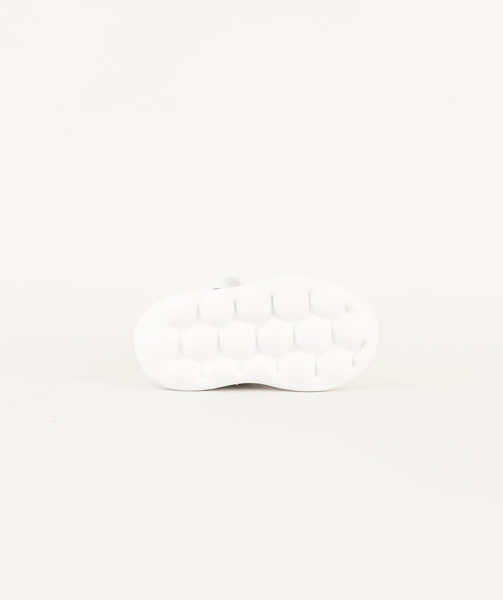 
                  
                    ADIDAS BREAKNET 2.0
                  
                