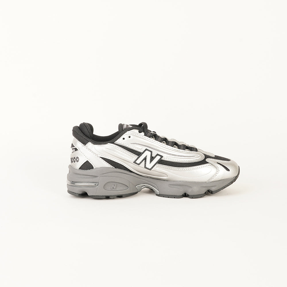 
                  
                    NEW BALANCE NEW BALANCE 1000
                  
                