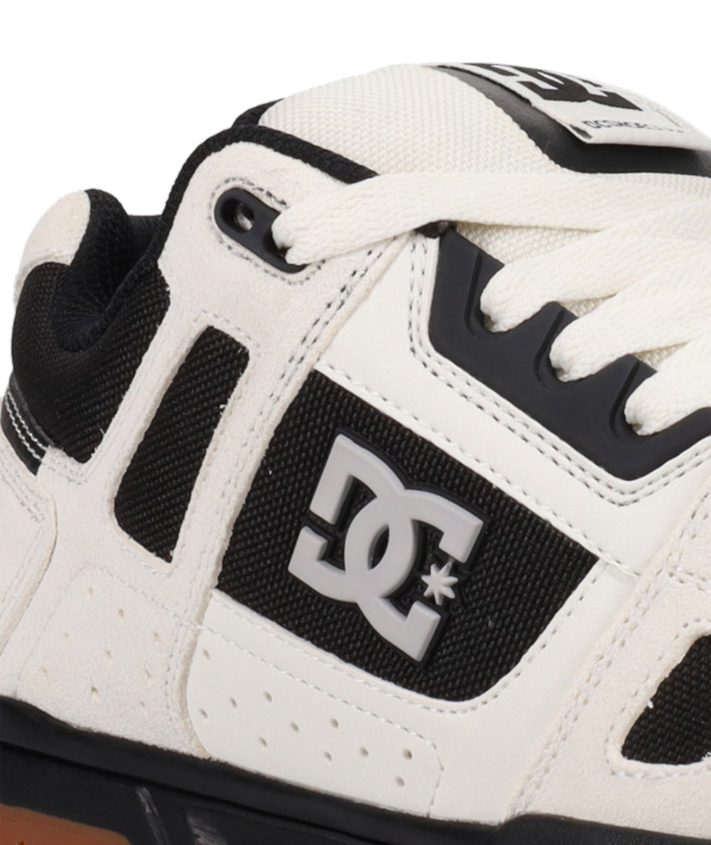 
                  
                    DCSHOECOUSA COURT GRAFFIK
                  
                