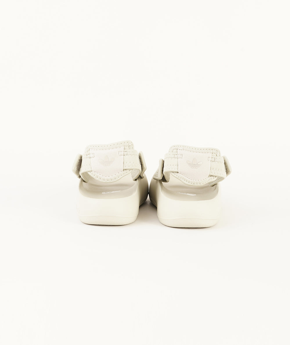 
                  
                    ADIDAS ADILETTE
                  
                