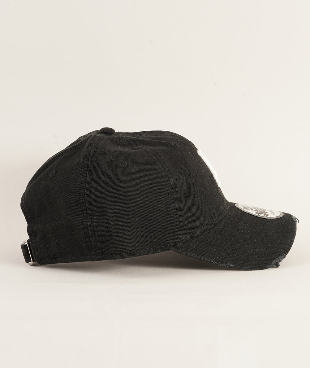 
                  
                    NEW ERA BERRETTO
                  
                