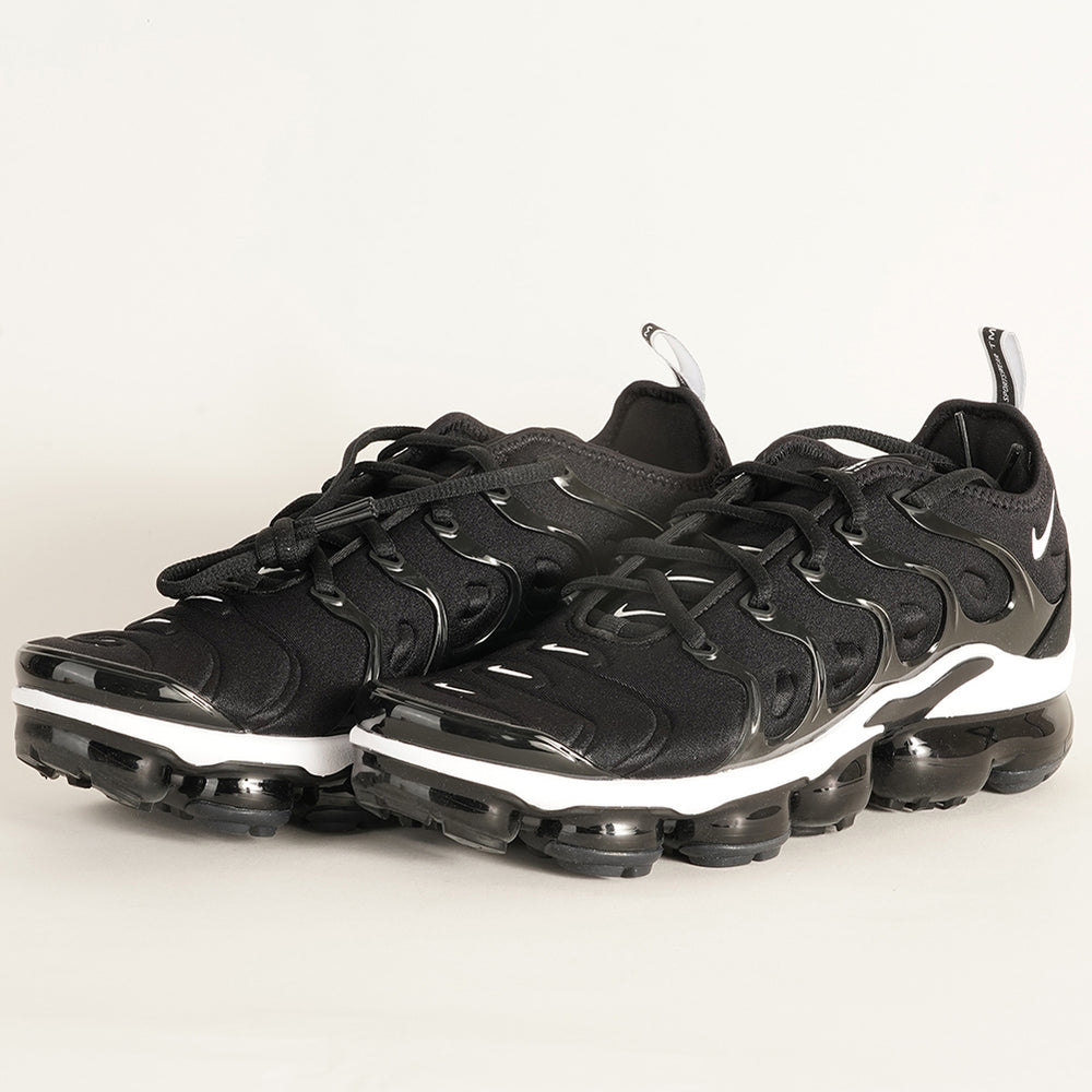 
                  
                    NIKE AIR VAPORMAX PLUS
                  
                