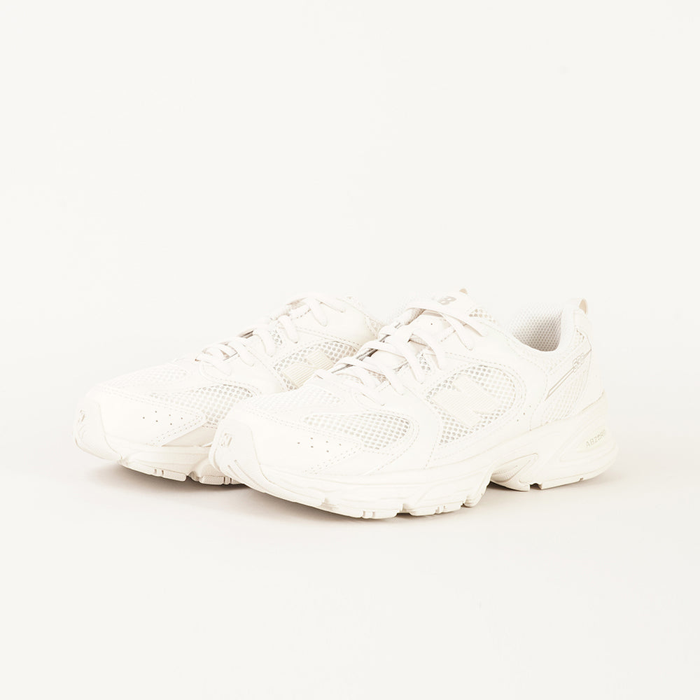 
                  
                    NEW BALANCE 530
                  
                