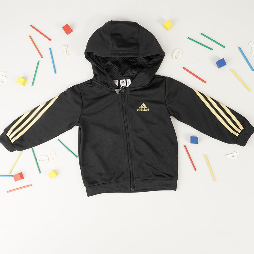 
                  
                    ADIDAS ESSENTIALS
                  
                