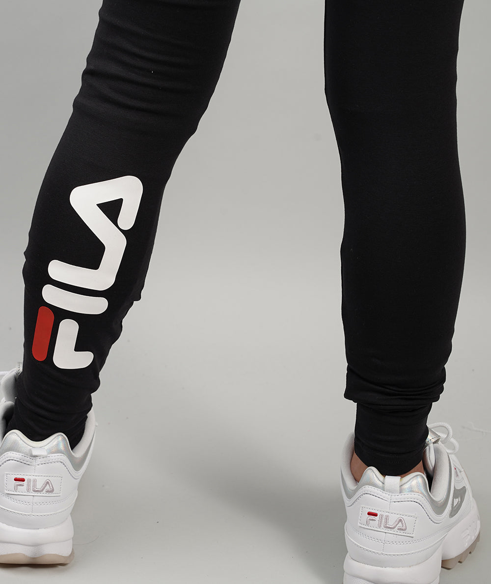 
                  
                    FILA SVELVIK
                  
                