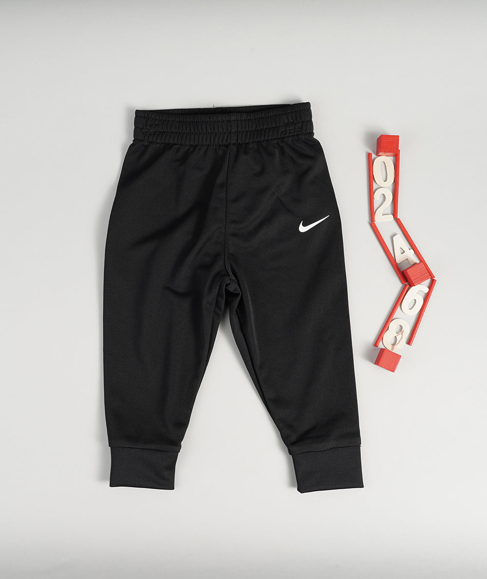 
                  
                    NIKE ESSENTIALS
                  
                