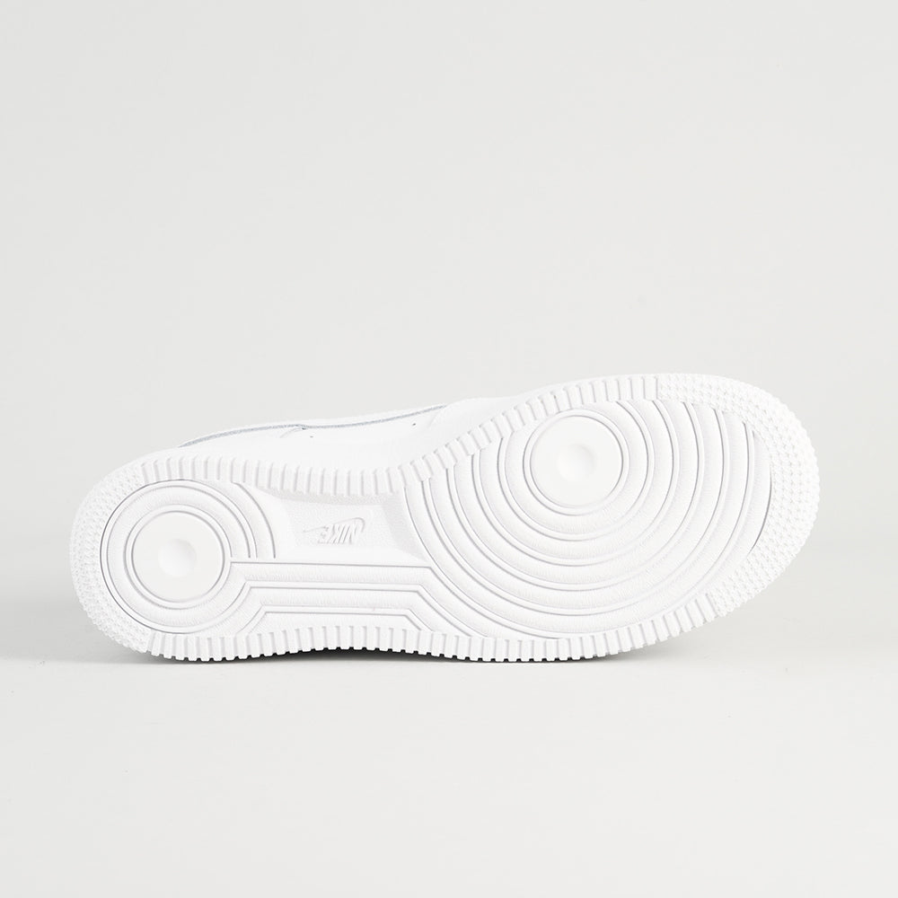 
                  
                    NIKE AIR FORCE 1 LE
                  
                