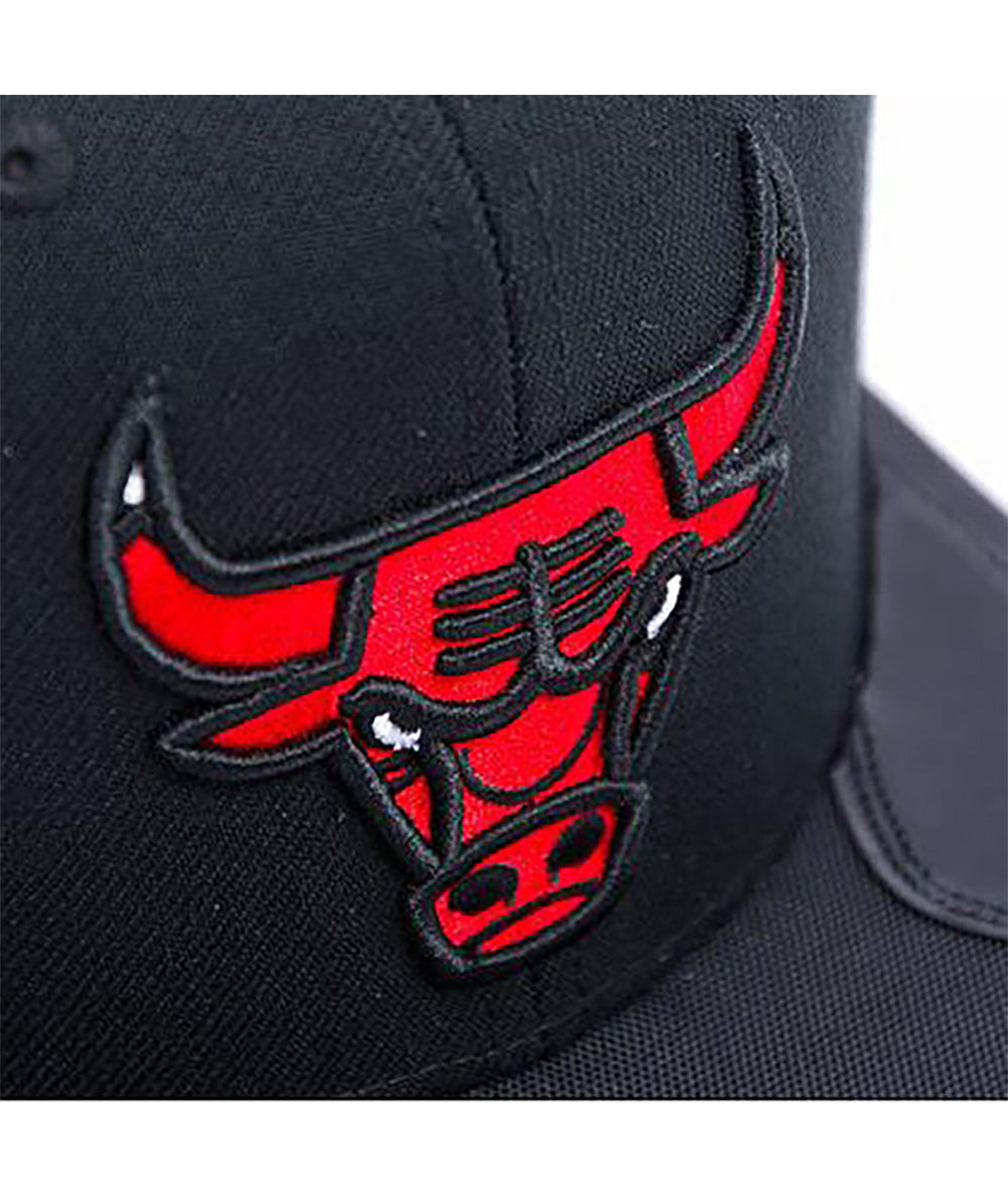 
                  
                    MITCHELL & NESS NBA DAY 11 SNAPBACK BULLS
                  
                