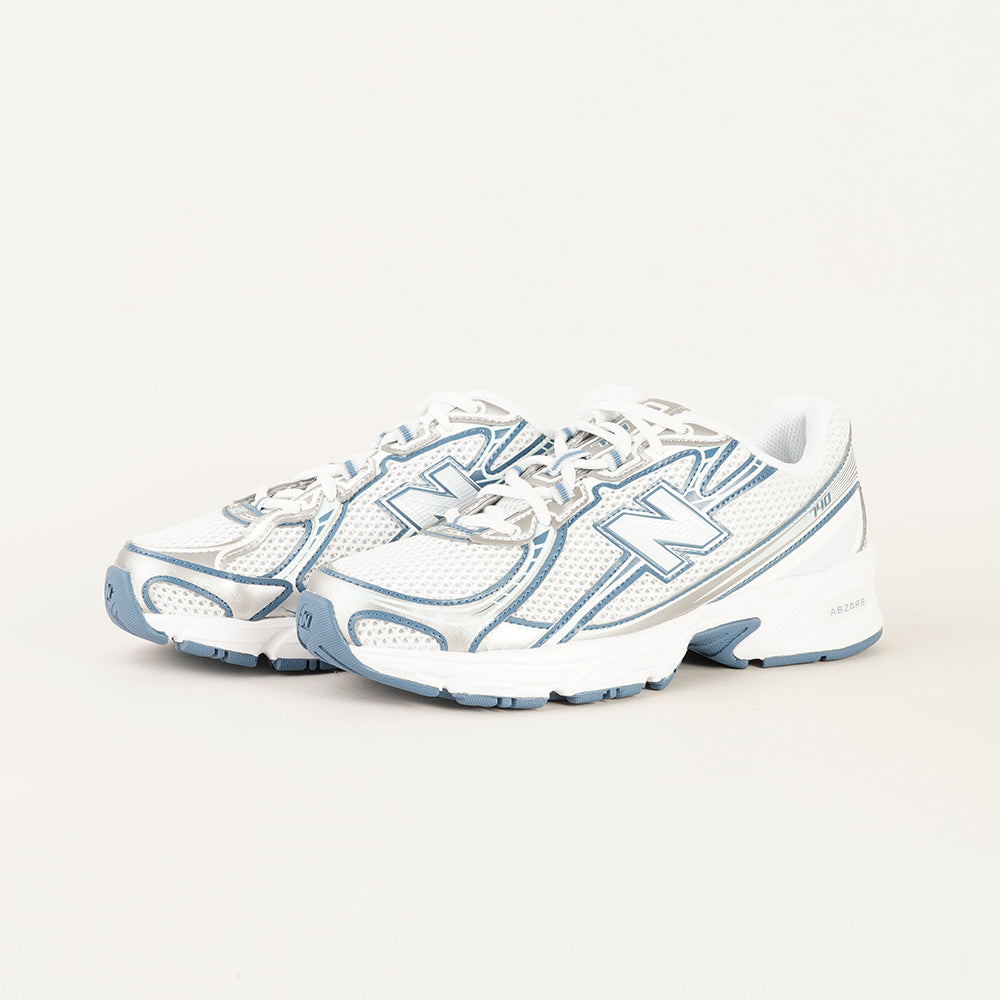 
                  
                    NEW BALANCE 740
                  
                