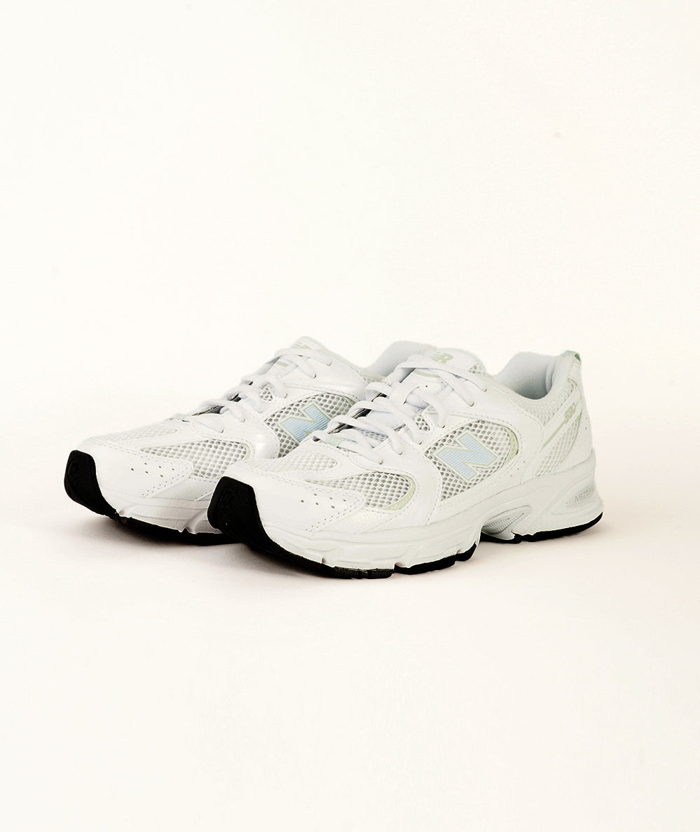 
                  
                    NEW BALANCE 530
                  
                