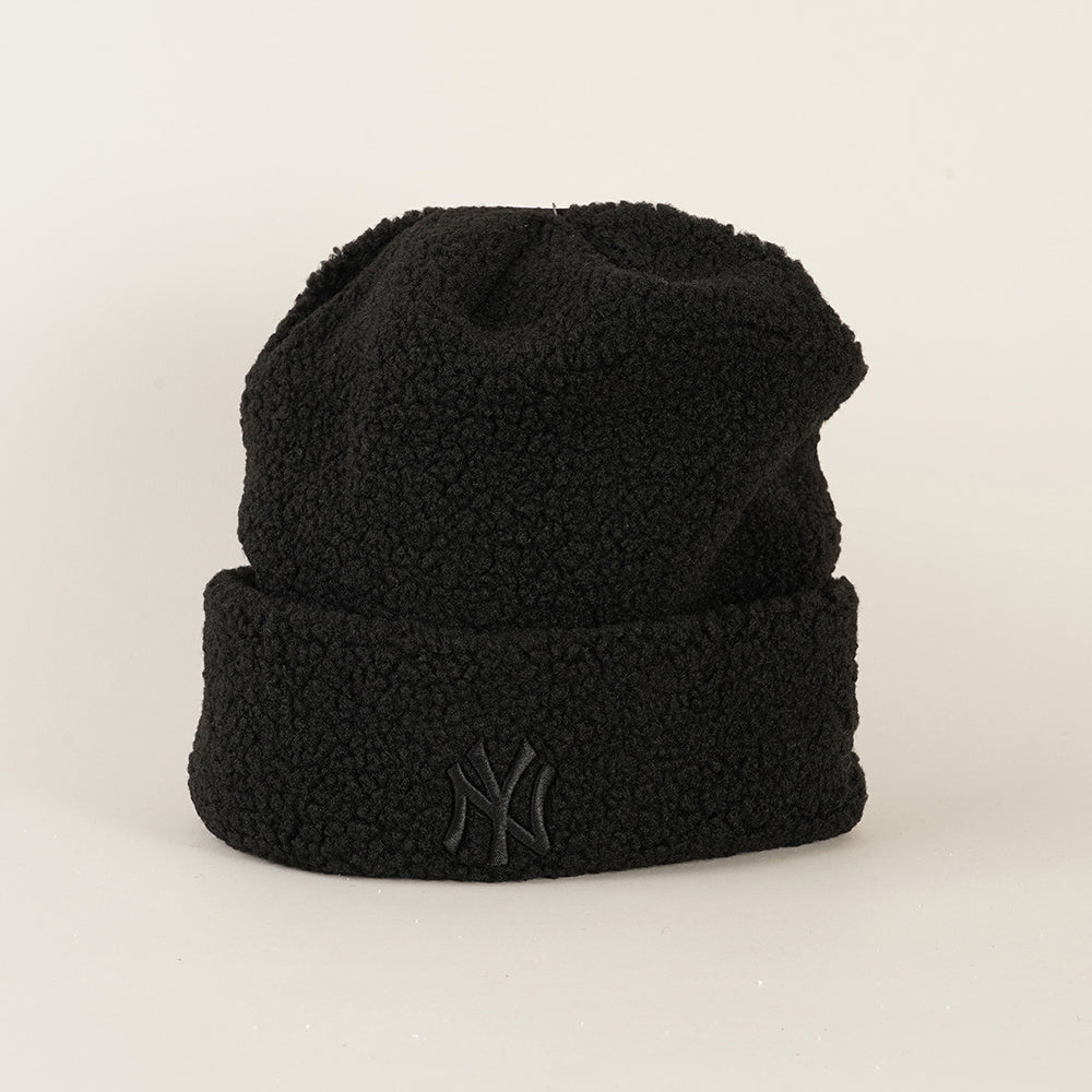 
                  
                    NEW ERA WMNS BORG BEANIE
                  
                