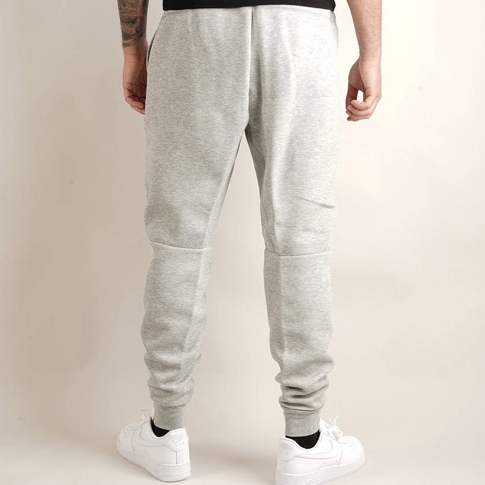 
                  
                    NIKE TECH FLEECE
                  
                
