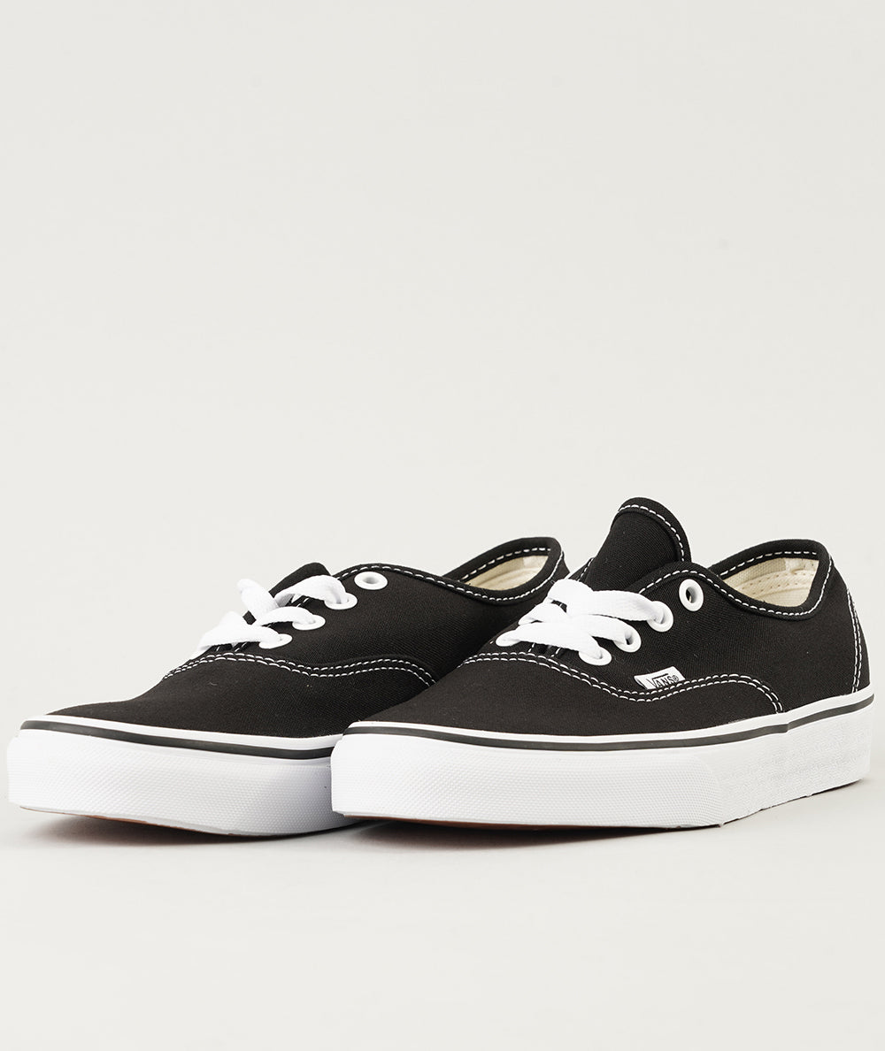 
                  
                    VANS AUTHENTIC
                  
                
