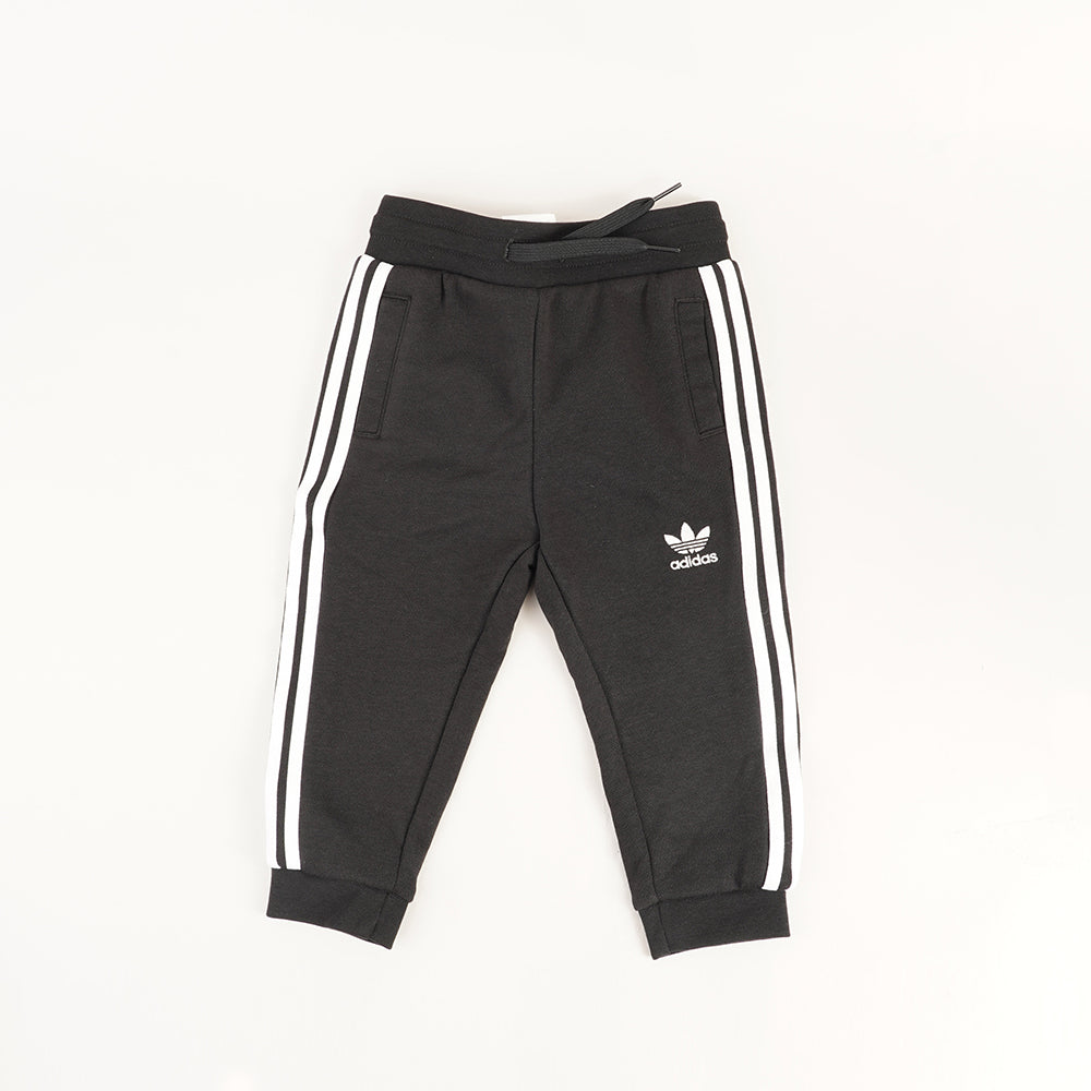 
                  
                    ADIDAS CREW SET
                  
                