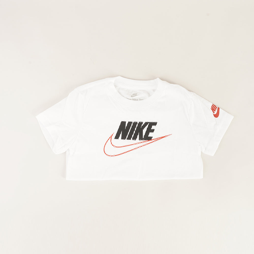 
                  
                    NIKE T-SHIRT BASIC
                  
                