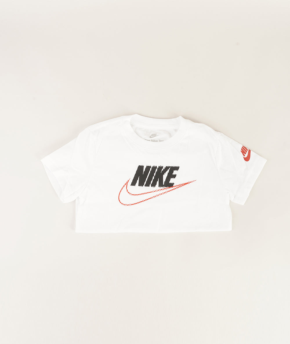 
                  
                    NIKE T-SHIRT BASIC
                  
                