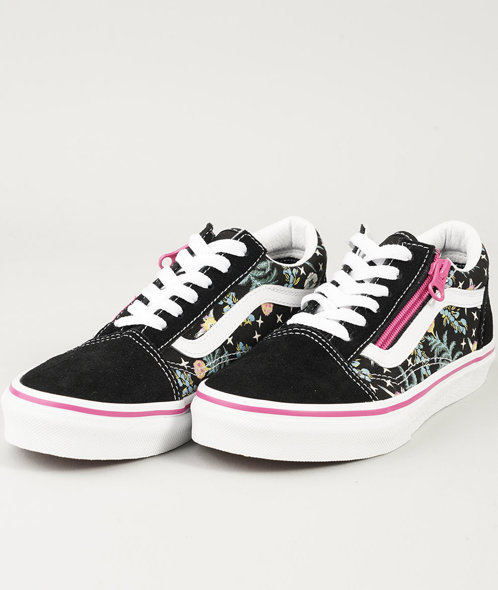 
                  
                    VANS OLD SKOOL
                  
                