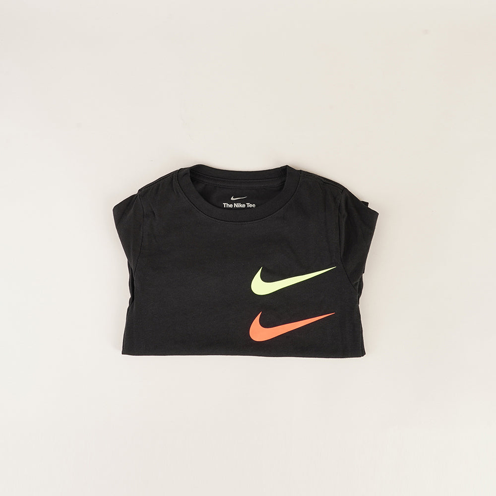 
                  
                    NIKE T-SHIRT BASIC
                  
                