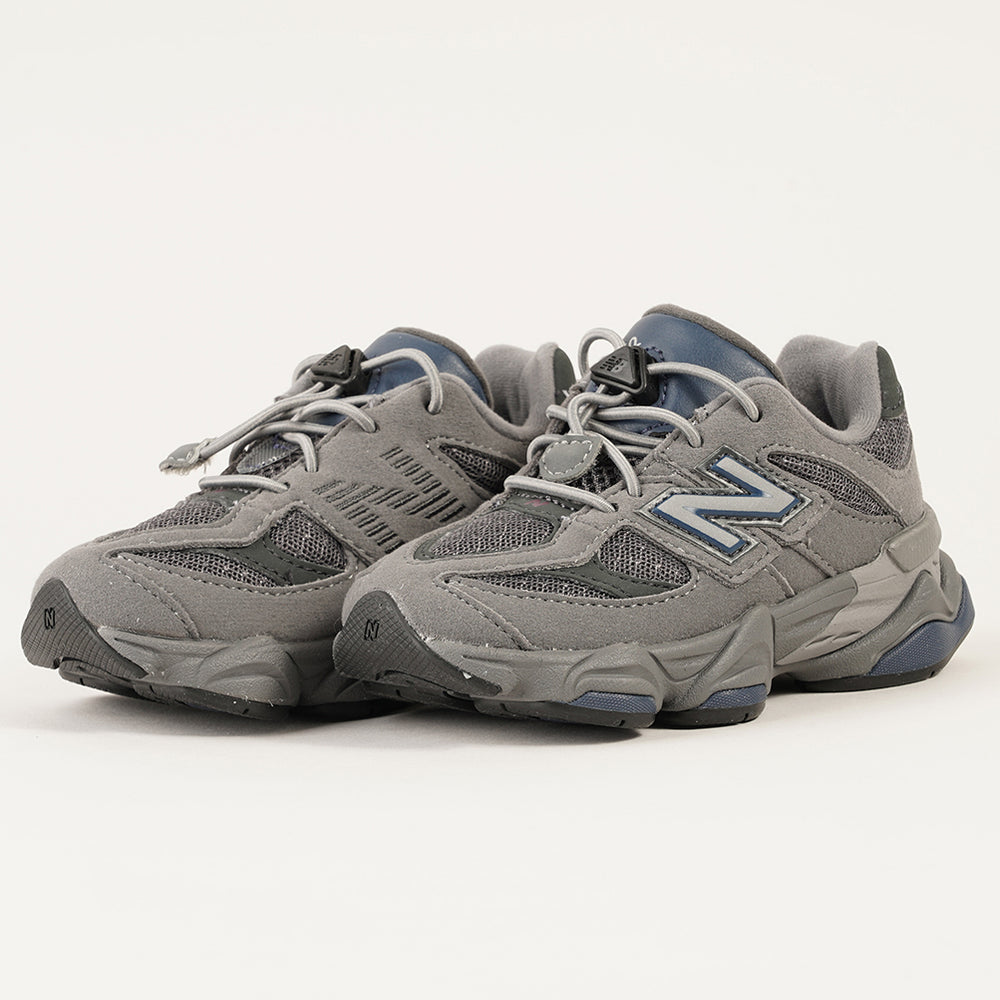 
                  
                    NEW BALANCE 9060
                  
                