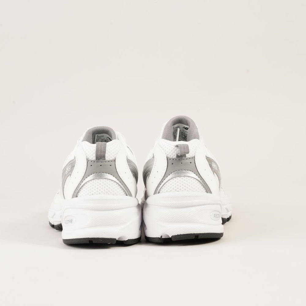 
                  
                    NEW BALANCE NEW BALANCE 530
                  
                