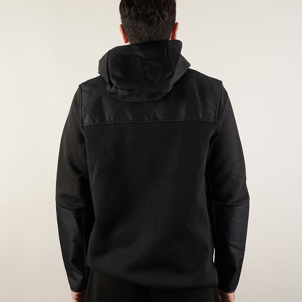
                  
                    NIKE FELPE TECH FLEECE
                  
                
