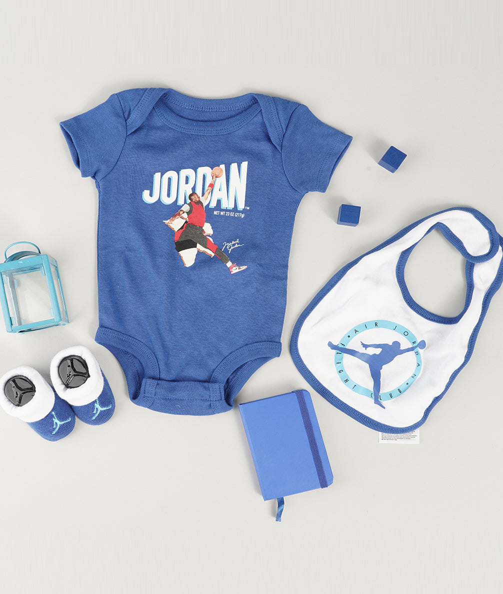 
                  
                    JORDAN HOODIE SET
                  
                