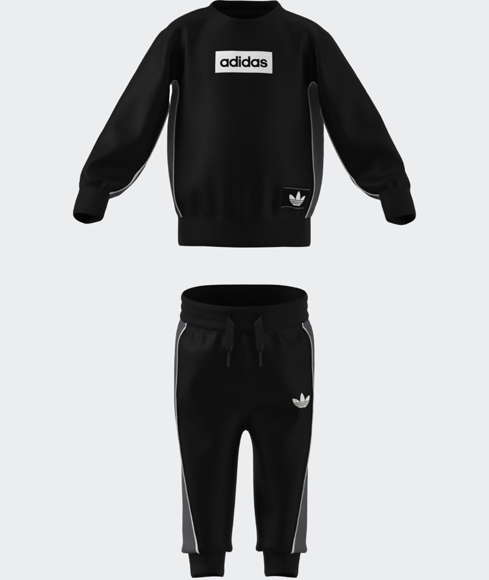 
                  
                    ADIDAS CREW SET
                  
                