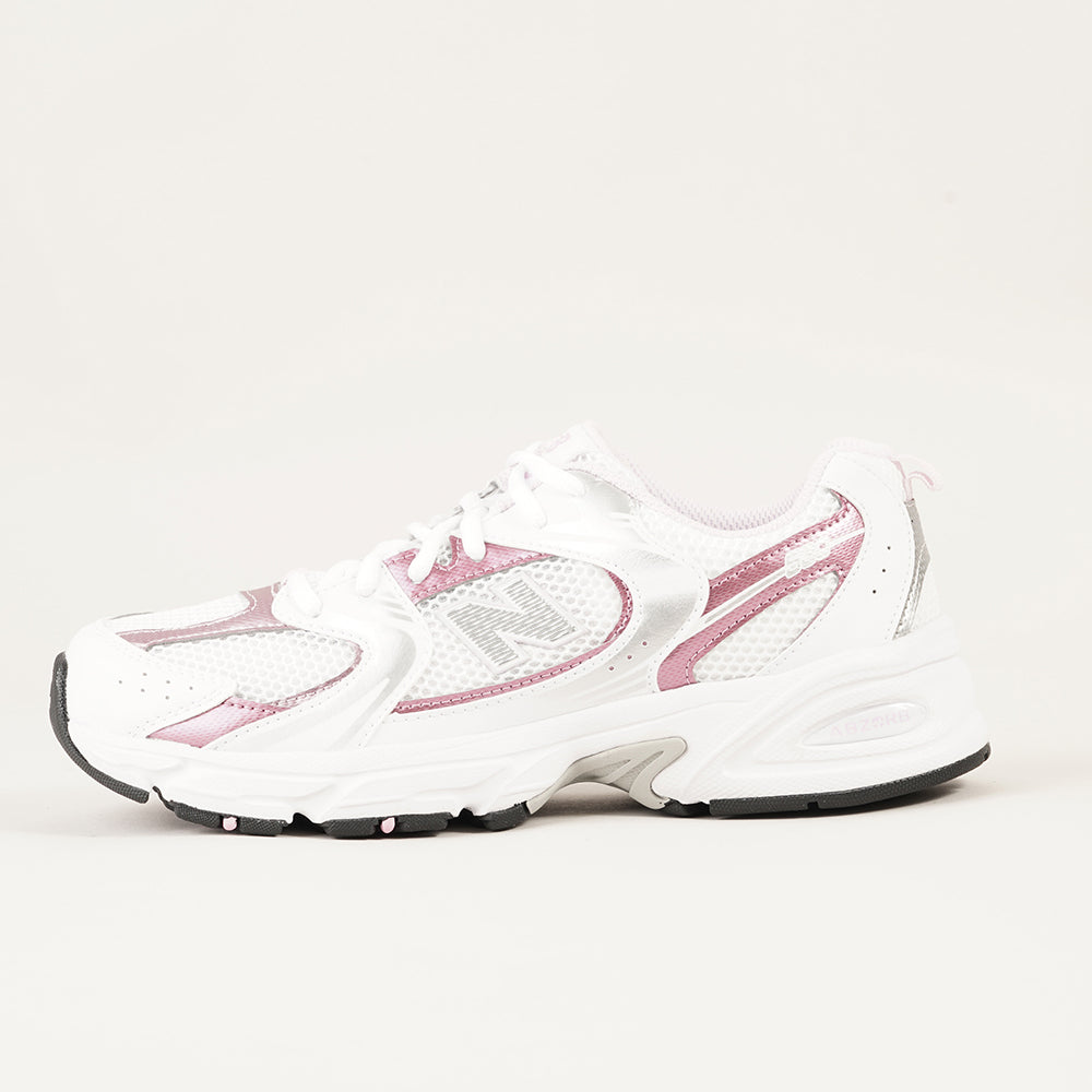 
                  
                    NEW BALANCE NEW BALANCE 530
                  
                