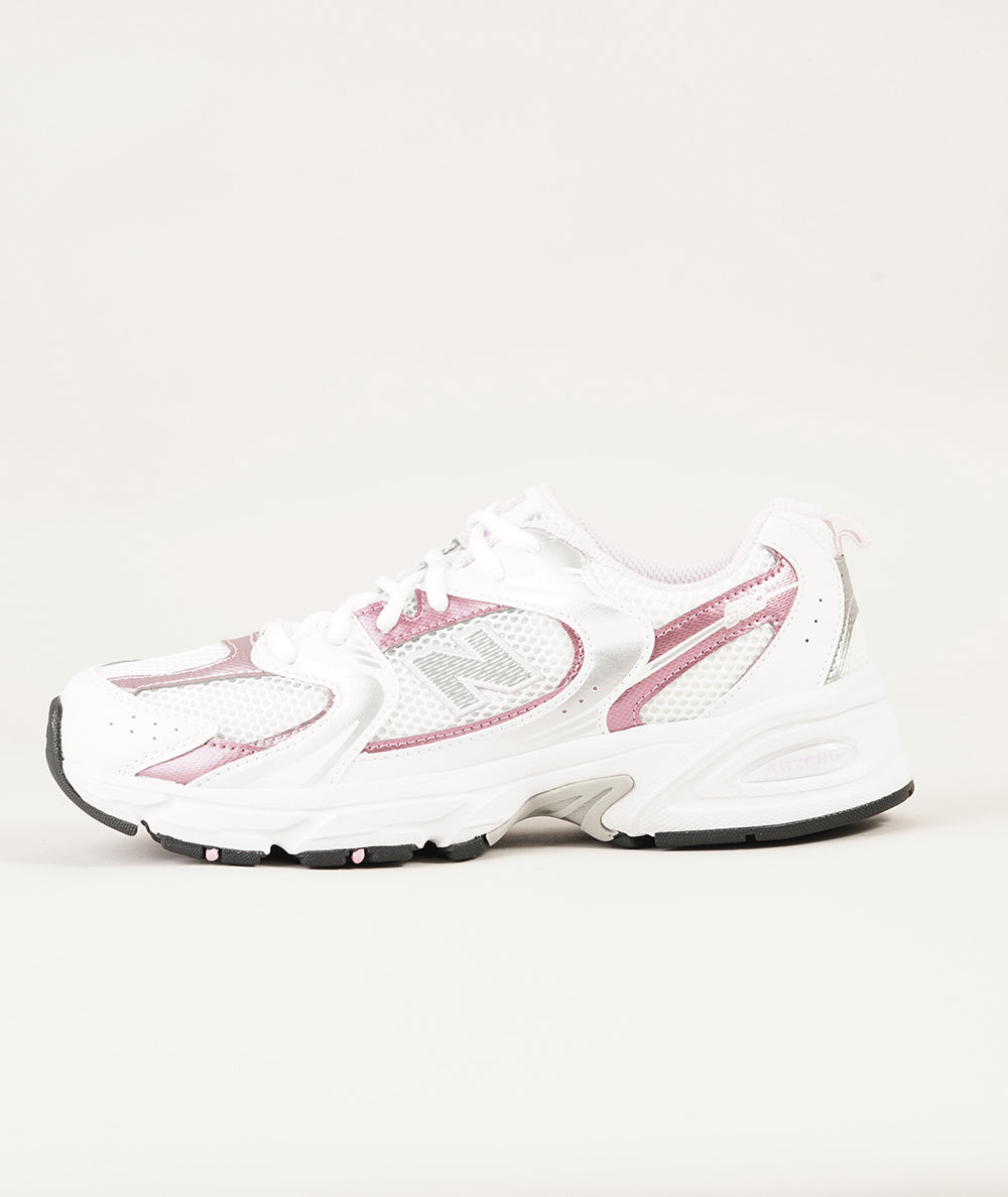 
                  
                    NEW BALANCE NEW BALANCE 530
                  
                