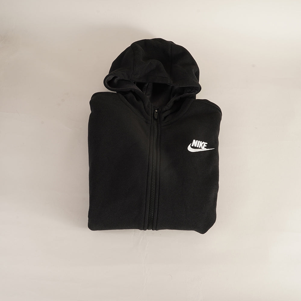 
                  
                    NIKE Sportswear
                  
                