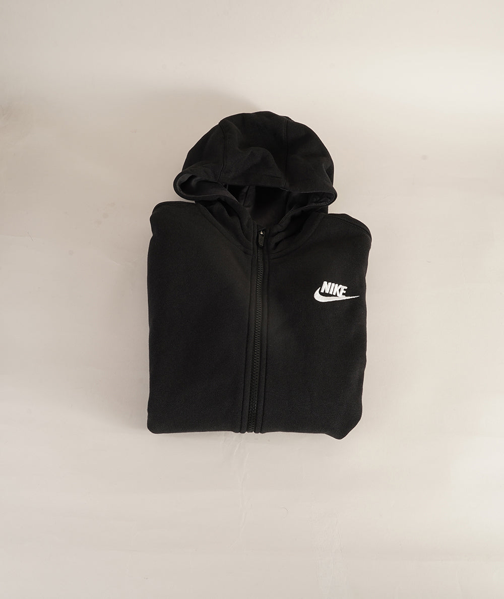
                  
                    NIKE Sportswear
                  
                