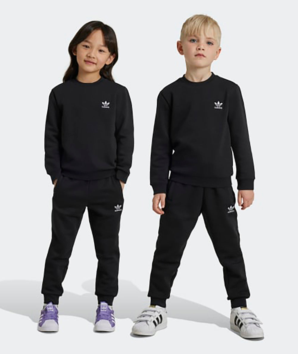 
                  
                    ADIDAS CREW SET
                  
                