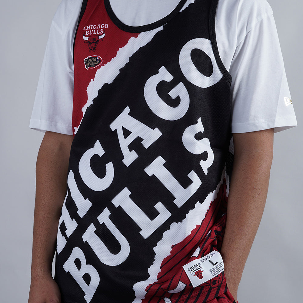 
                  
                    MITCHELL & NESS Jumbotron 2.0 Sublimated Tank Chicago Bulls
                  
                