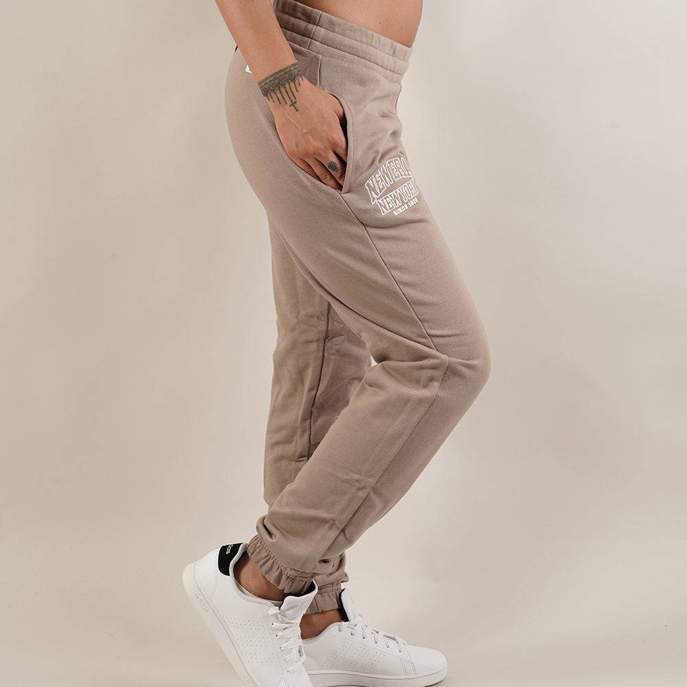 
                  
                    NEW ERA JOGGERS
                  
                