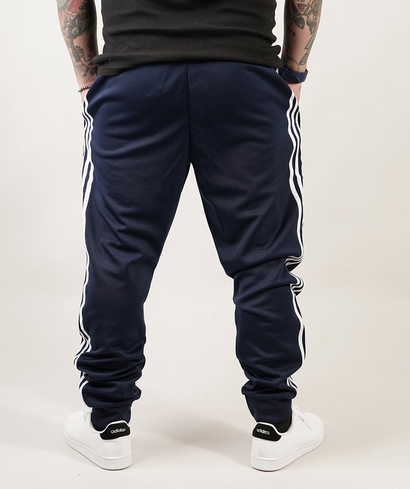 
                  
                    ADIDAS ADICOLOR CLASSICS
                  
                