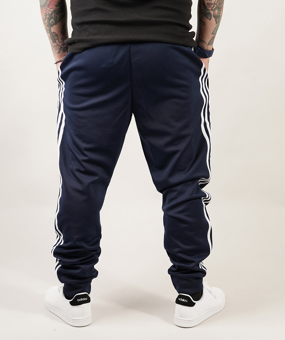 
                  
                    ADIDAS ADICOLOR CLASSICS
                  
                