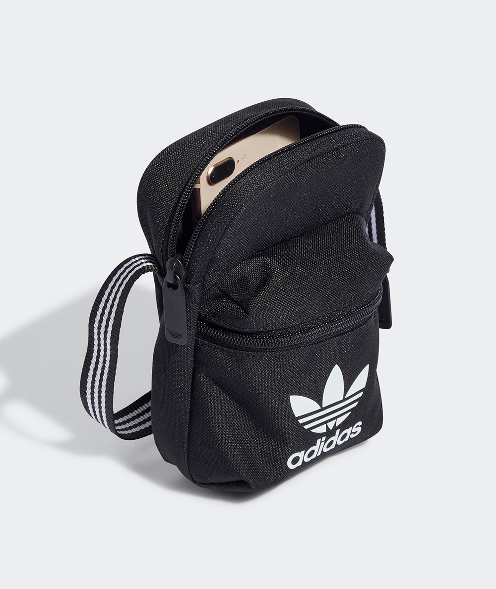 
                  
                    ADIDAS BORSELLO
                  
                