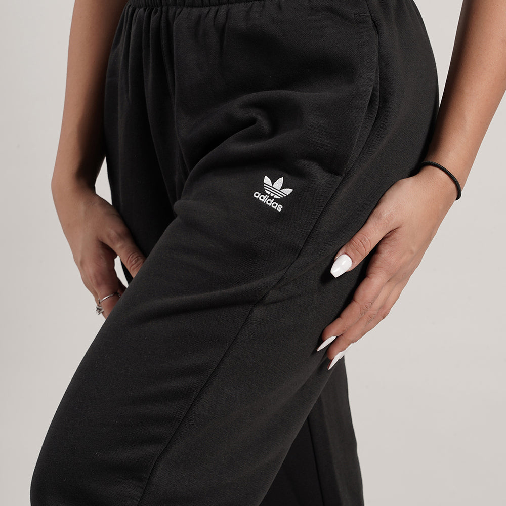 
                  
                    ADIDAS PANTALONI ADICOLOR ESSENTIALS FLEECE JOGGERS
                  
                
