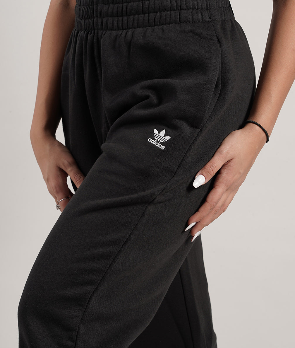
                  
                    ADIDAS PANTALONI ADICOLOR ESSENTIALS FLEECE JOGGERS
                  
                
