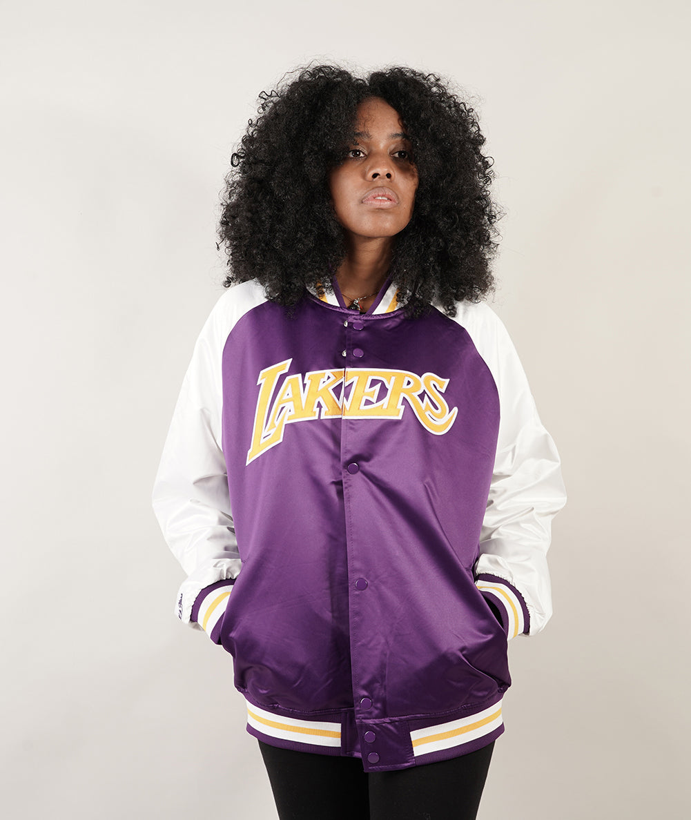
                  
                    MITCHELL & NESS PRIMETIME
                  
                