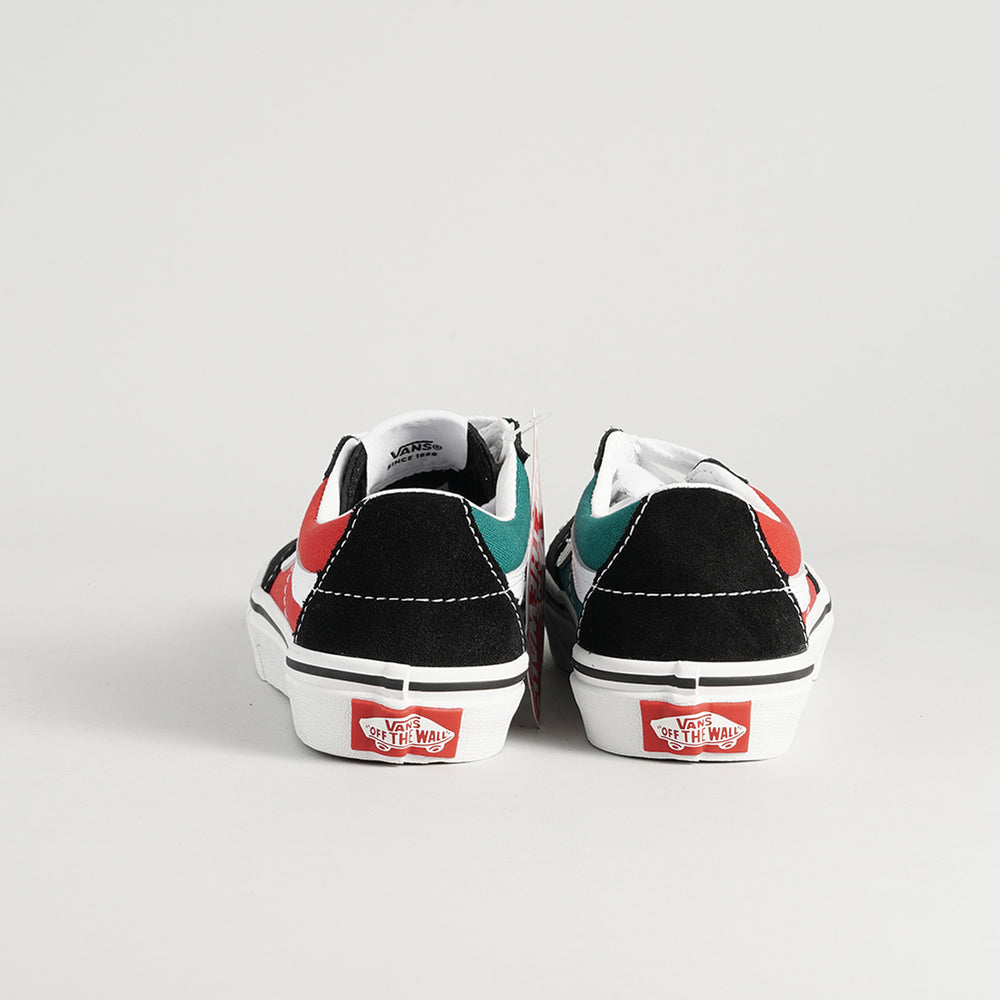 
                  
                    VANS SK8-HI
                  
                