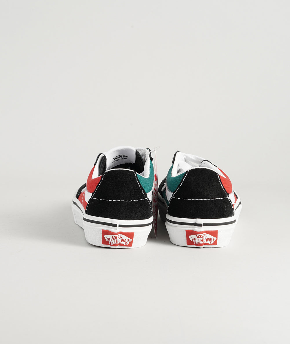 
                  
                    VANS SK8-HI
                  
                