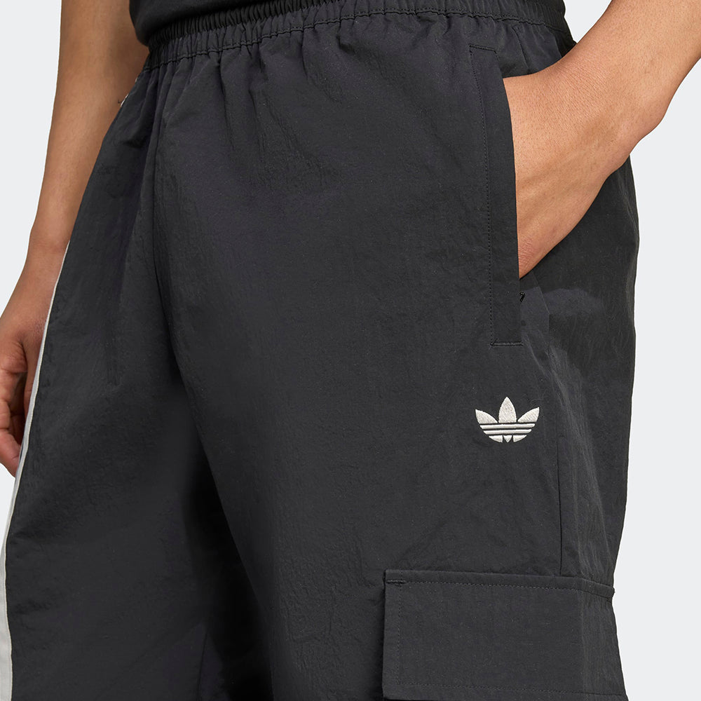 
                  
                    ADIDAS FRONT CARGO
                  
                