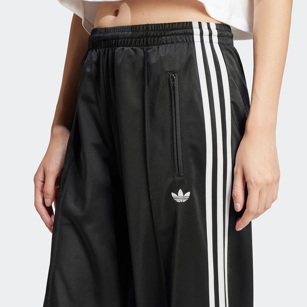 
                  
                    ADIDAS TRACK PANTS ADICOLOR
                  
                
