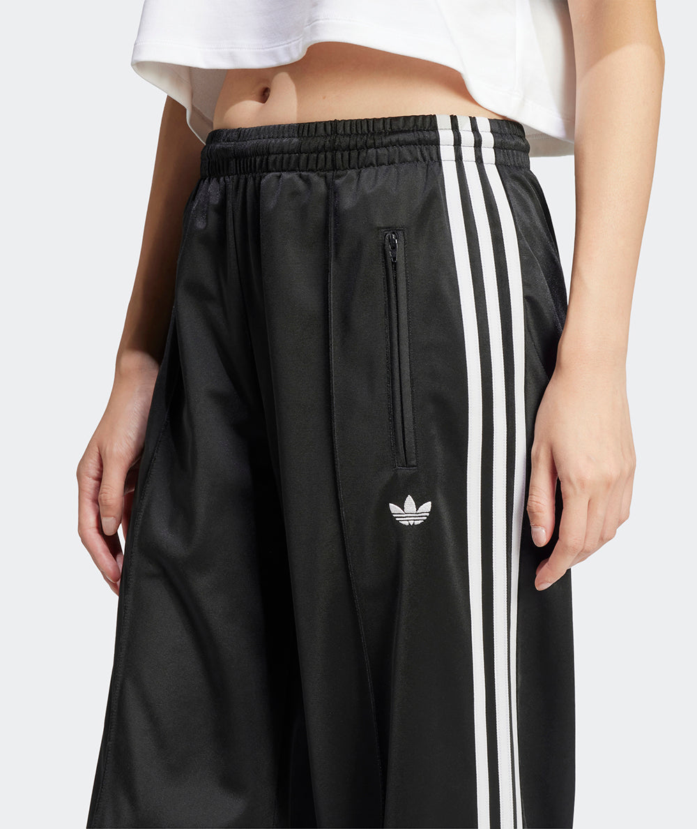 
                  
                    ADIDAS TRACK PANTS ADICOLOR
                  
                