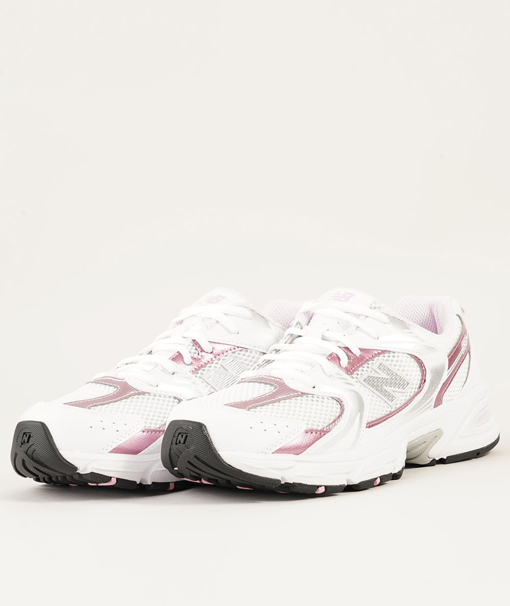 
                  
                    NEW BALANCE NEW BALANCE 530
                  
                