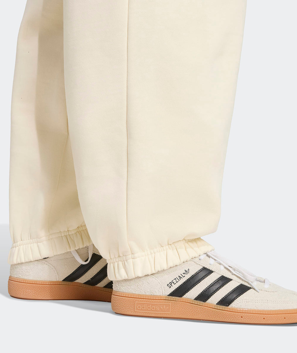 
                  
                    ADIDAS ESS LIN PANT
                  
                