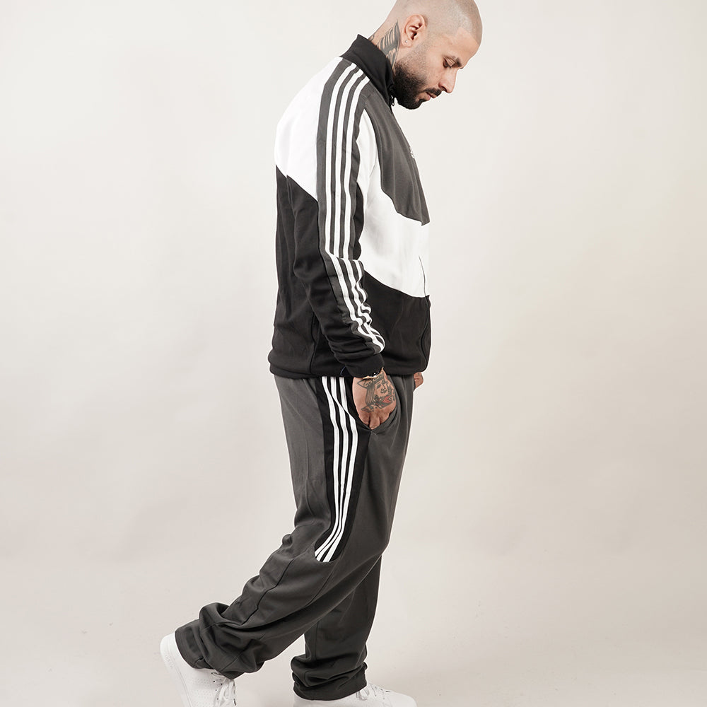 
                  
                    ADIDAS COLORBLOCK
                  
                